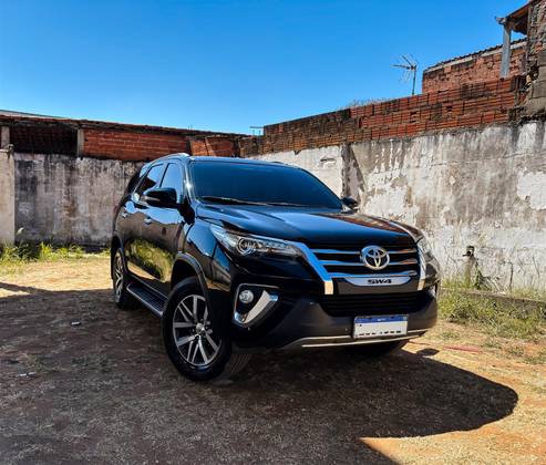TOYOTA HILUX SW4 2.8 SRX 4X4 16V TURBO INTERCOOLER DIESEL 4P AUTOMÁTICO